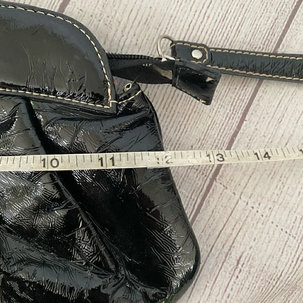 Bisou Bisou patent leather zip close wristlet clutch black